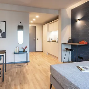 Ipartment Frankfurt Airport 4* フランクフルト